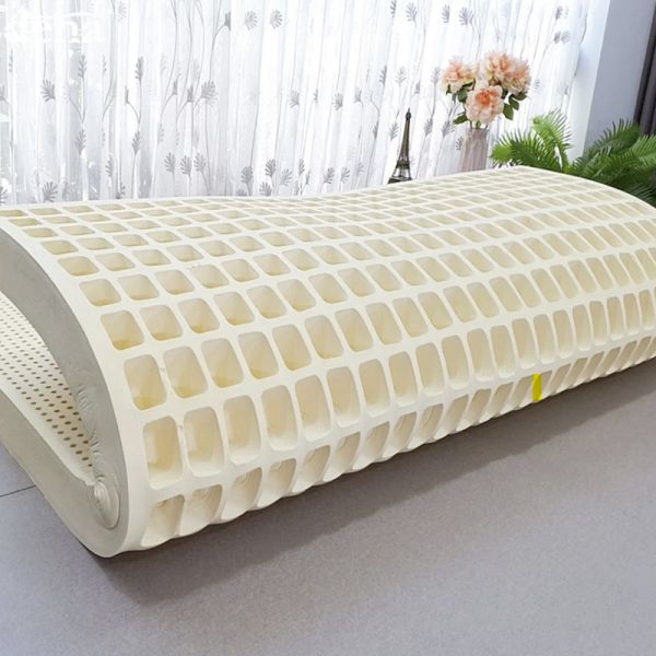 Nệm Cao Su Thiên Nhiên Và Nhân Tạo: Đâu Là Lựa Chọn Tốt Cho Giấc Ngủ?